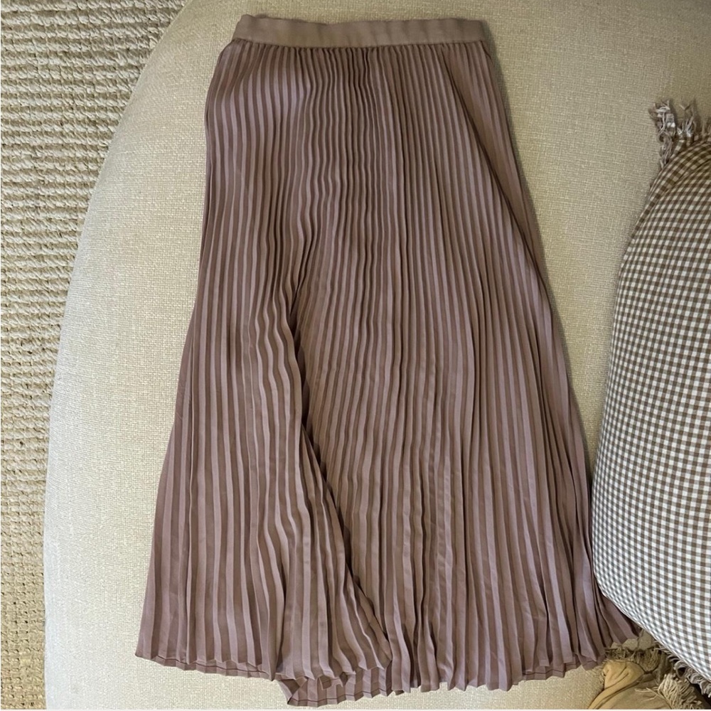 Aritzia pleated skirts bundle (black and mauve)